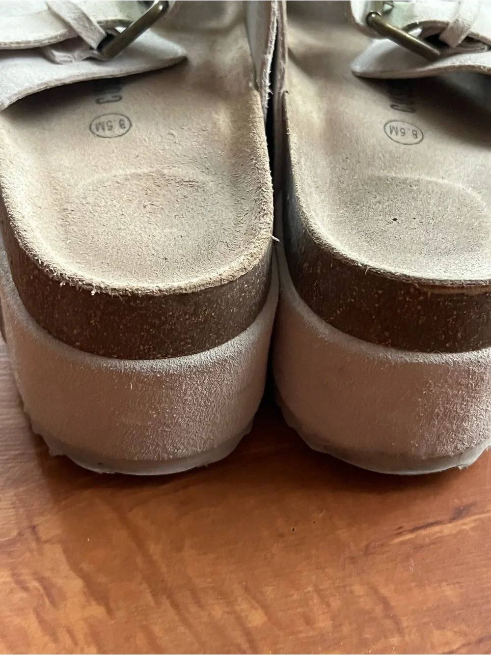 CUSHIONAIRE Guru Platform Sandals Studded Chucky Slide 8.5